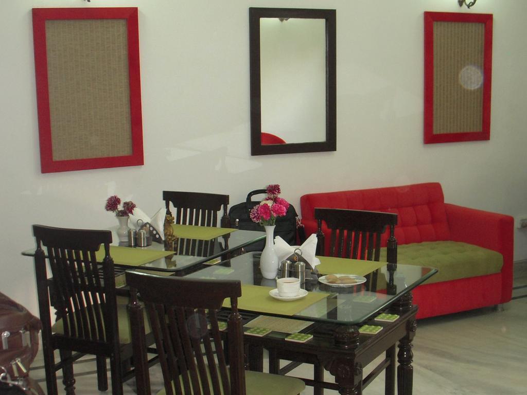 Rams Inn Connaught Place New Delhi Exterior photo