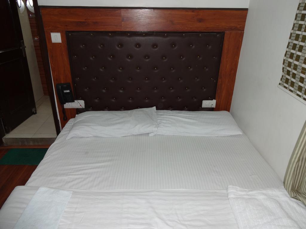 Rams Inn Connaught Place New Delhi Room photo