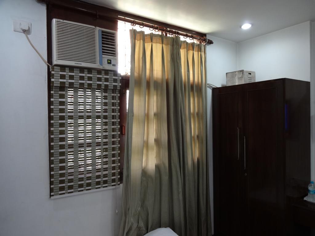Rams Inn Connaught Place New Delhi Room photo