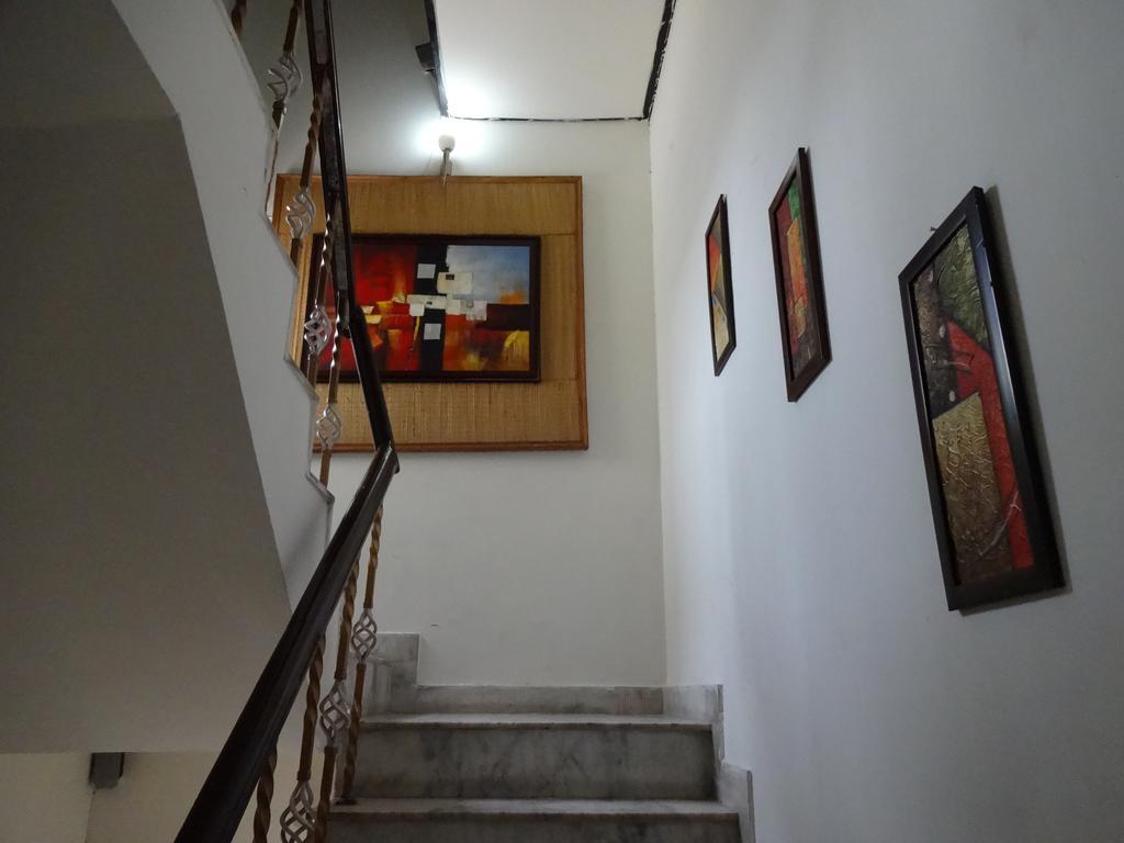 Rams Inn Connaught Place New Delhi Exterior photo