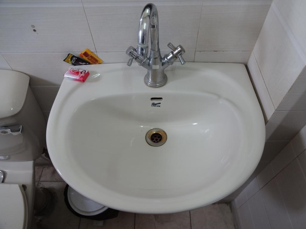 Rams Inn Connaught Place New Delhi Room photo